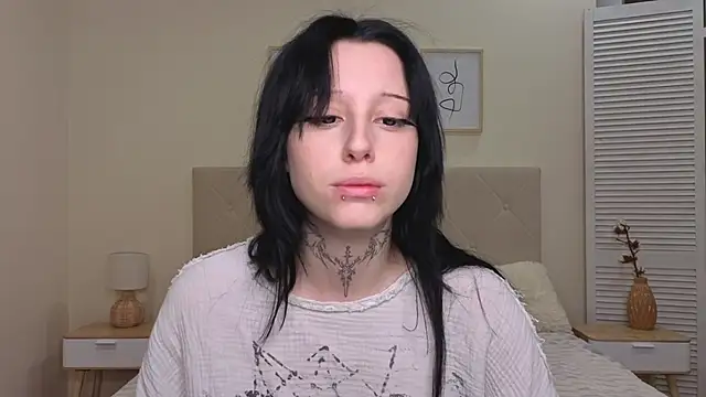 Sn0w  queen online show from 10, 1, 2026