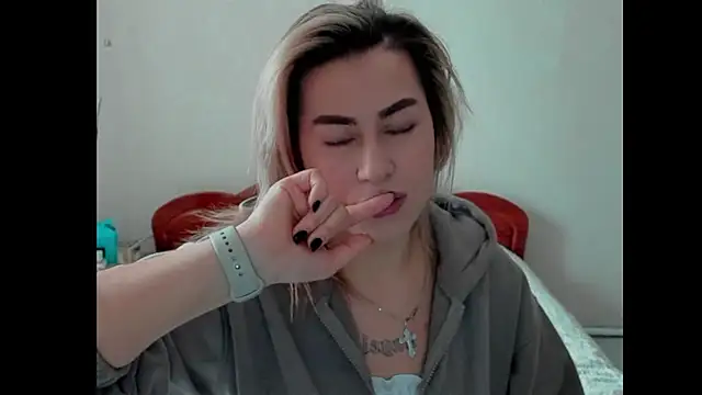 Roxi Joy online show from 8, 1, 2026