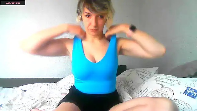 Lana Foxyy online show from 19, 4, 2026