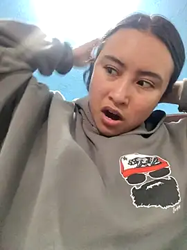 Venuz Rivers  online show from 3, 2, 2026