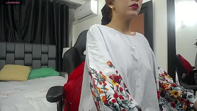 kyra jeet online show from 6, 3, 2026