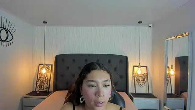 Snapshot of angelinemore chatting on 25, 3, 2026 angelinemore online show from 25, 3, 2026
