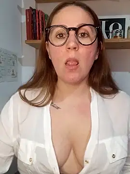 Snapshot of SofiEsteves chatting on 16, 6, 2026 SofiEsteves online show from 16, 6, 2026