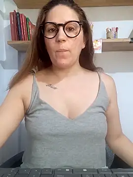 Snapshot of SofiEsteves chatting on 28, 2, 2026 SofiEsteves online show from 28, 2, 2026