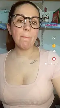 Snapshot of SofiEsteves chatting on 17, 7, 2026 SofiEsteves online show from 17, 7, 2026