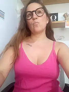 Snapshot of SofiEsteves chatting on 10, 2, 2026 SofiEsteves online show from 10, 2, 2026