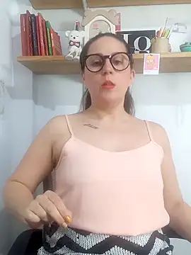 SofiEsteves online show from 4, 5, 2026