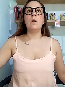 Snapshot of SofiEsteves chatting on 12, 2, 2026 SofiEsteves online show from 12, 2, 2026