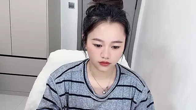 Amireux-8 online show from 4, 2, 2026