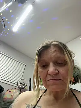 lindzybella online show from 10, 5, 2026