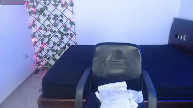 latin mommy  online show from 22, 12, 2025