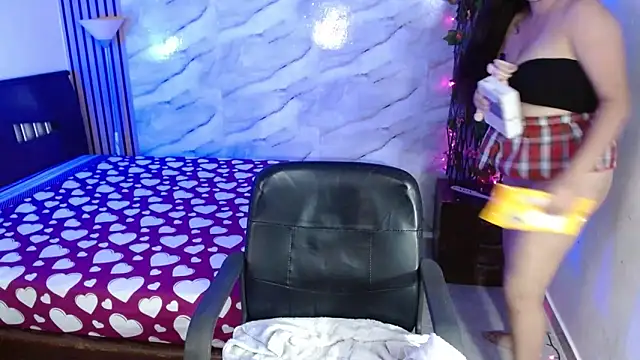 Snapshot of latin_mommy_ chatting on 5, 2, 2026 latin mommy online show from 5, 2, 2026