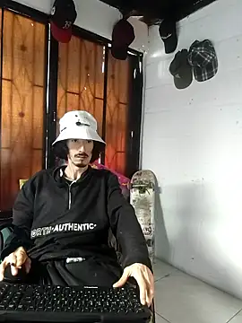 Snapshot of sk8-boy chatting on 14, 1, 2026 sk8-boy online show from 14, 1, 2026