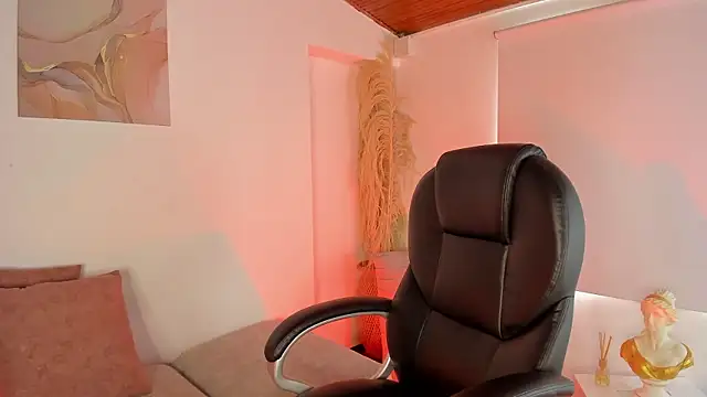 Amelie Wine online show from 11, 2, 2026