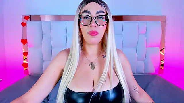 Snapshot of CamilleJuicy_ chatting on 7, 7, 2026 CamilleJuicy online show from 7, 7, 2026