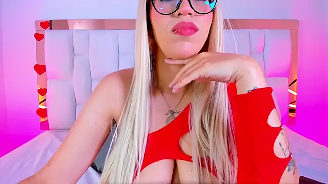 Snapshot of CamilleJuicy_ chatting on 10, 7, 2026 CamilleJuicy online show from 10, 7, 2026