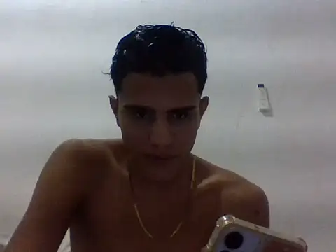 Snapshot of ares2005bb chatting on 15, 1, 2026 ares2005bb online show from 15, 1, 2026