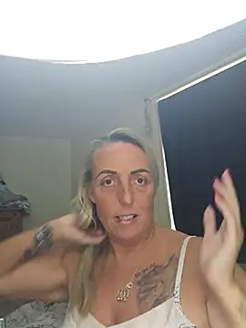 Snapshot of theblondecocklover chatting on 26, 4, 2026 theblondecocklover online show from 26, 4, 2026