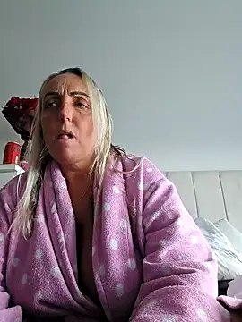 Snapshot of theblondecocklover chatting on 14, 5, 2026 theblondecocklover online show from 14, 5, 2026