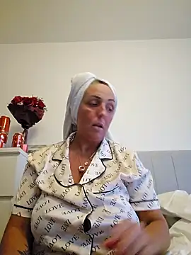 Snapshot of theblondecocklover chatting on 19, 5, 2026 theblondecocklover online show from 19, 5, 2026