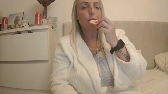 theblondecocklover online show from 5, 3, 2026