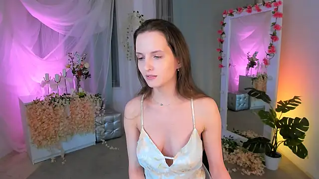 Ariadna Shy online show from 2, 2, 2025