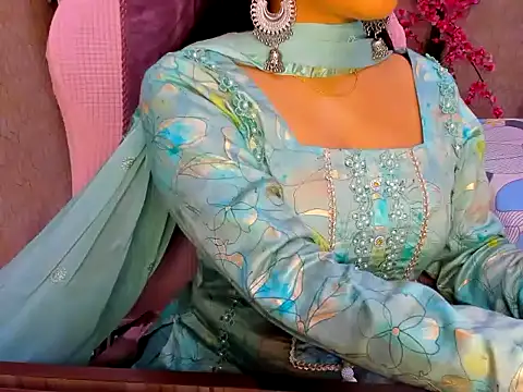 DimondGirl  online show from 2, 4, 2026