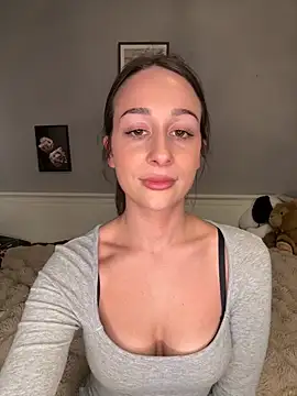 ChiaraSommer online show from 7, 4, 2026