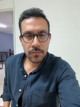 AdrianGarcia89 online show from 9, 4, 2026