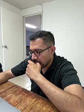 AdrianGarcia89 online show from 19, 5, 2026
