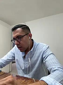 AdrianGarcia89 online show from 3, 6, 2026