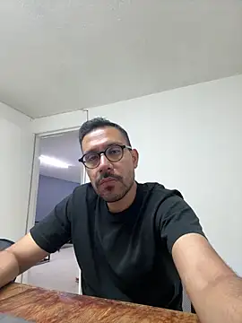 AdrianGarcia89 online show from 21, 4, 2026