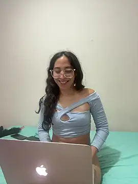 Snapshot of LatinDoll8 chatting on 15, 5, 2026 LatinDoll8 online show from 15, 5, 2026