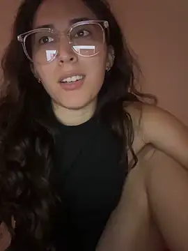 Snapshot of LatinDoll8 chatting on 28, 4, 2026 LatinDoll8 online show from 28, 4, 2026