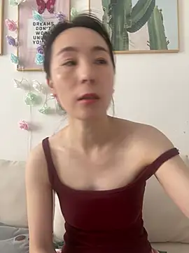 Snapshot of you-005 chatting on 25, 2, 2026 you-005 online show from 25, 2, 2026