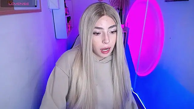 channel blondee online show from 13, 4, 2026