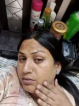 Hotmylips online show from 7, 5, 2026