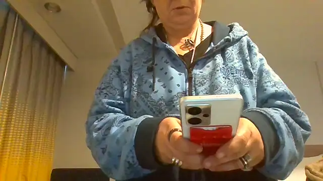 becky1111 online show from 17, 4, 2026