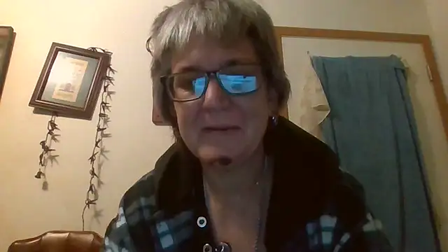 Snapshot of becky1111 chatting on 30, 5, 2026 becky1111 online show from 30, 5, 2026