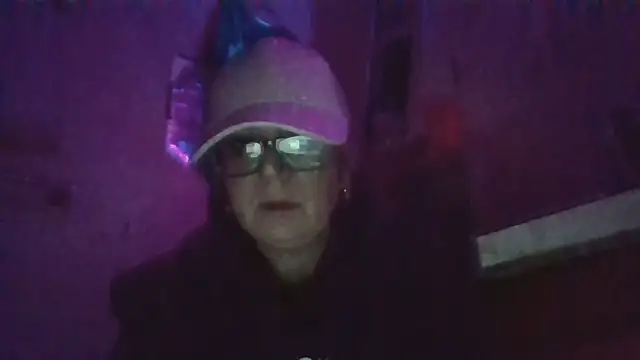 becky1111 online show from 19, 4, 2026