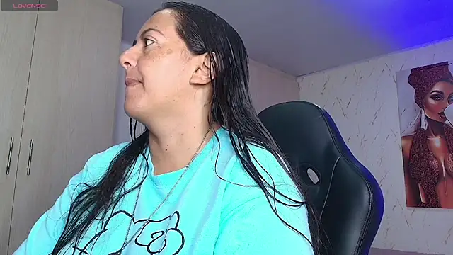 Snapshot of evelyn_harpeery chatting on 23, 4, 2026 evelyn harpeery online show from 23, 4, 2026
