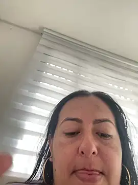 Snapshot of evelyn_harpeery chatting on 6, 5, 2026 evelyn harpeery online show from 6, 5, 2026
