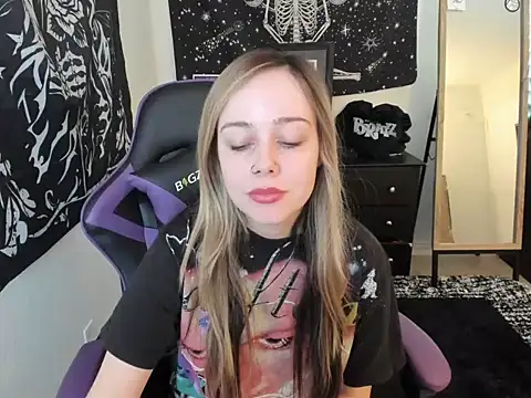 luna lovelyyy online show from 17, 12, 2025