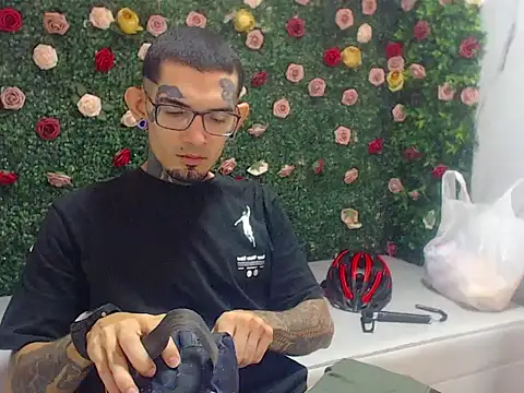 Boy tatto77 online show from 8, 7, 2026