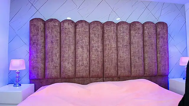 EllieBloom online show from 9, 1, 2026