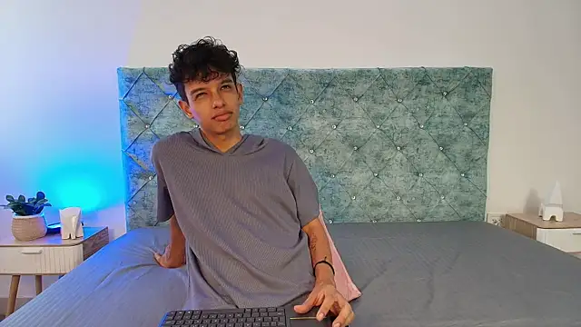 maxfrost 1 online show from 22, 12, 2025