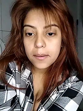 mia hottie2210 online show from 21, 12, 2025