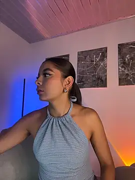 Nicollewest1 online show from 21, 5, 2026