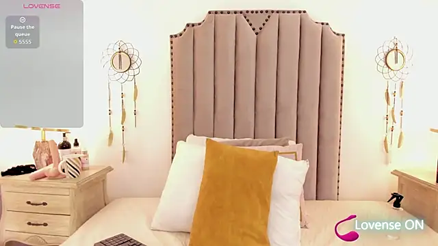 amber  ferrera online show from 11, 4, 2026