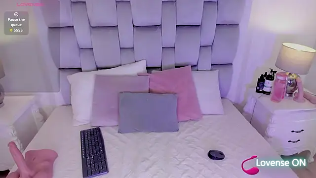 amber  ferrera online show from 7, 4, 2026